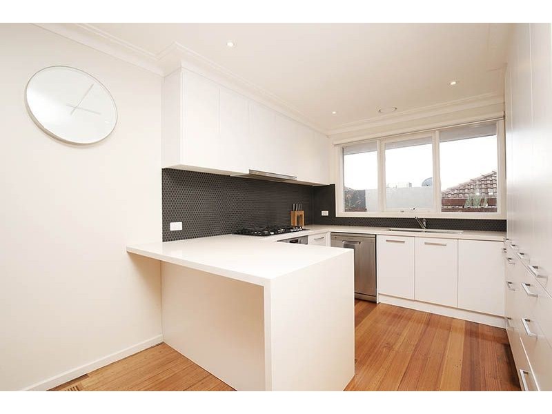 1/11 Iris Rd, Glen Iris VIC 3146