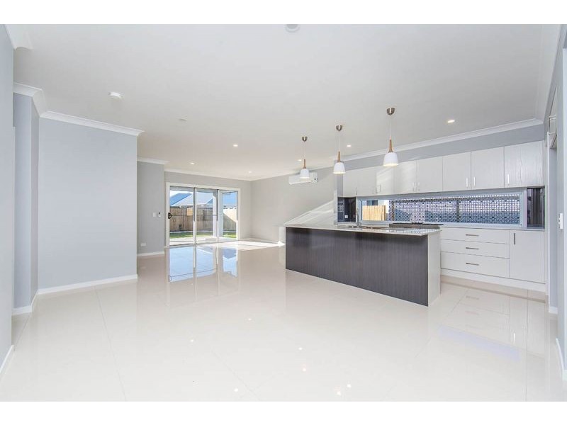 26 Banks Crescent, Caloundra West QLD 4551