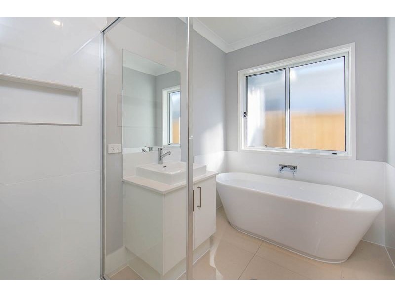 26 Banks Crescent, Caloundra West QLD 4551