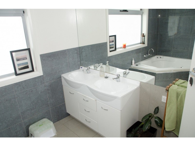 173a Old Bass Hwy, Wynyard TAS 7325