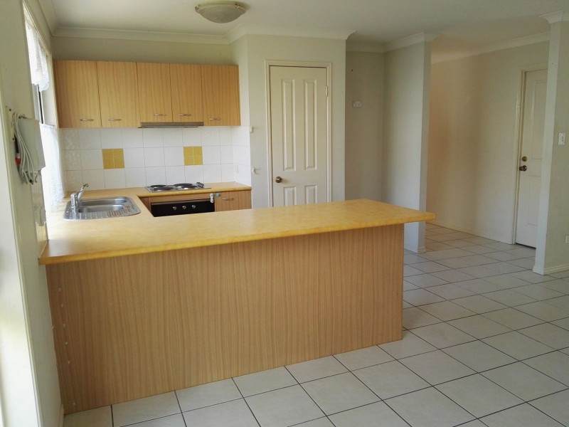 15 Kinchega Cct, Parkinson QLD 4115