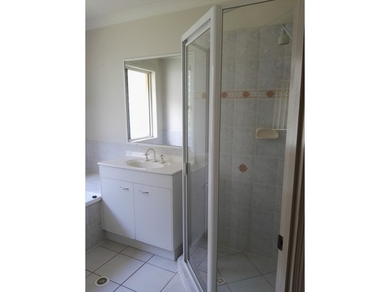 15 Kinchega Cct, Parkinson QLD 4115