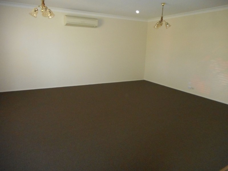 9 Spring Rd, Kallangur QLD 4503