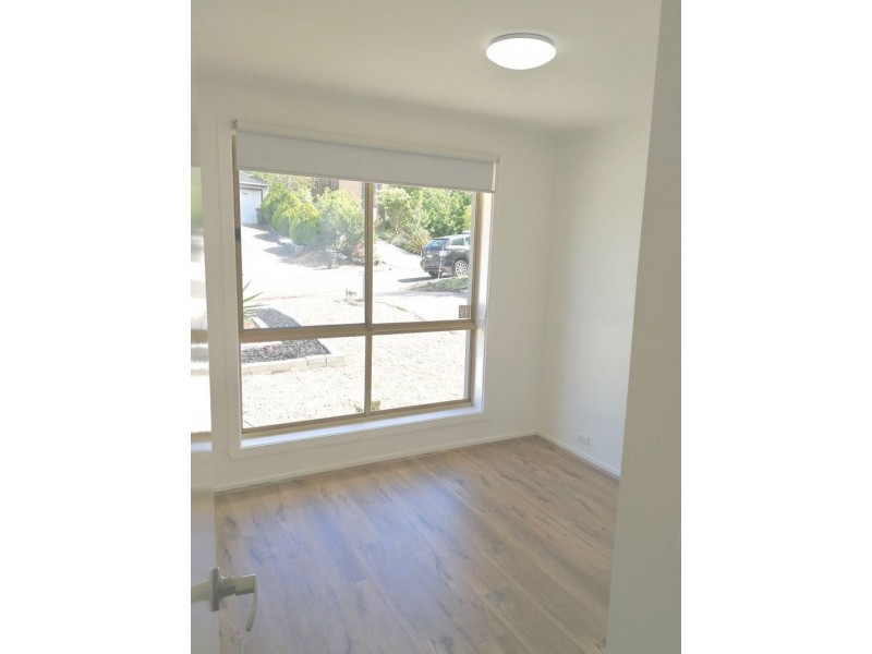 4 Rocklands Rise, Meadow Heights VIC 3048