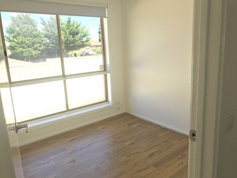 4 Rocklands Rise, Meadow Heights VIC 3048