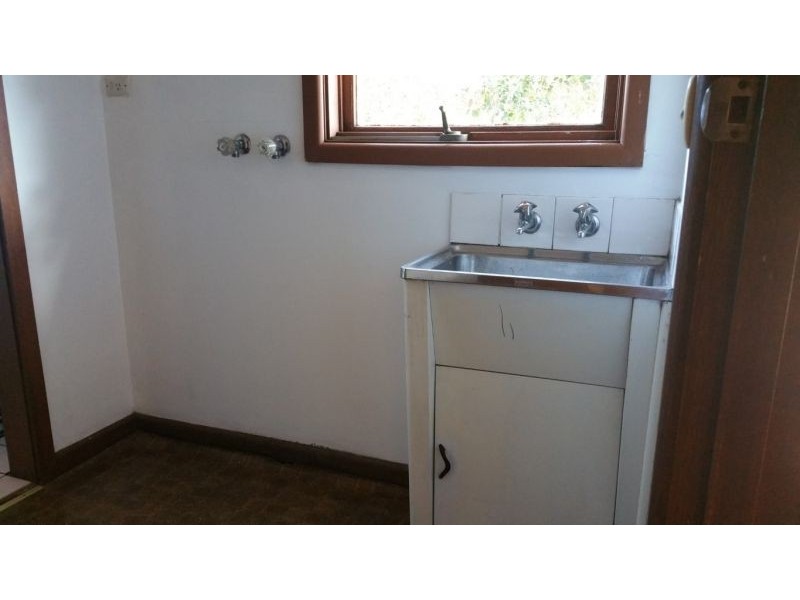 76 Iris Rd, Glen Iris VIC 3146