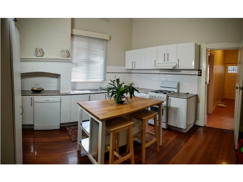 194 Ninth Ave, Inglewood WA 6052