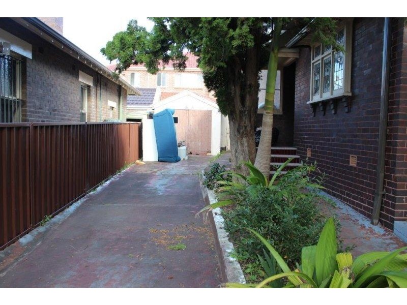 2 Gladstone Street, Burwood NSW 2134