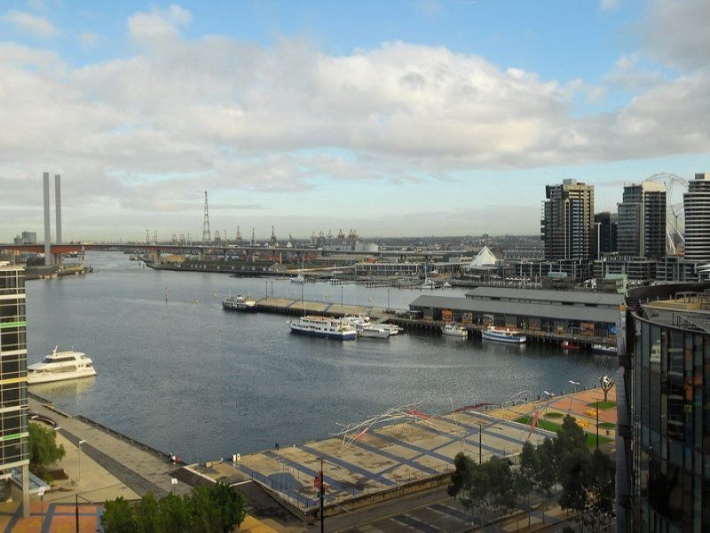 2011/100 Harbour Esplanade, Docklands VIC 3008