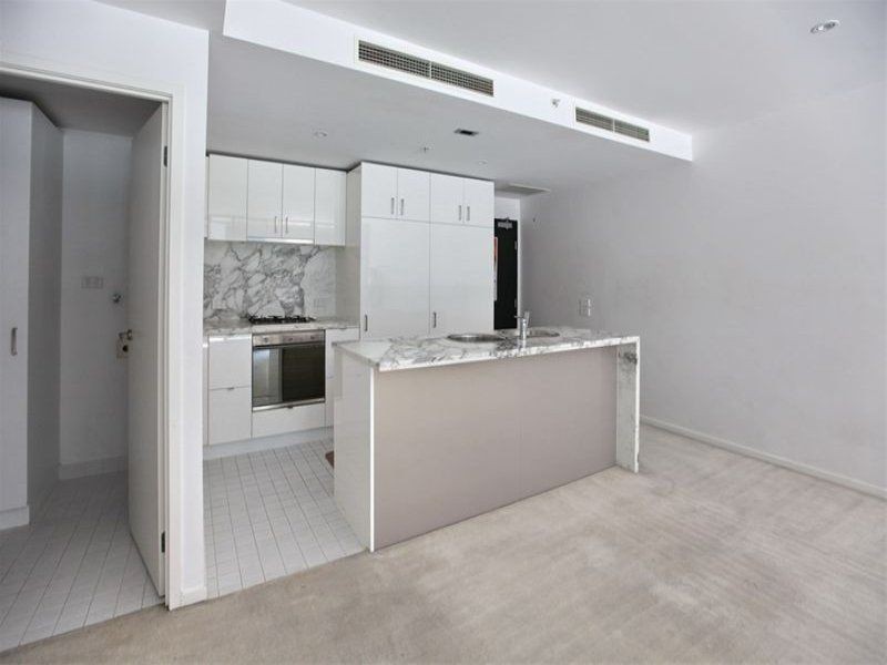 104 18 Waterview Walk, Docklands VIC 3008