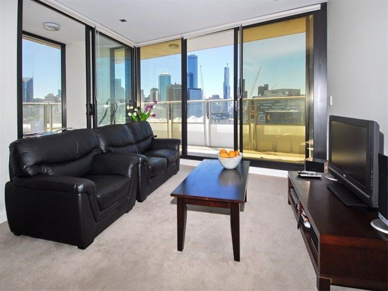 1913/100 Harbour Esplanade, Docklands VIC 3008