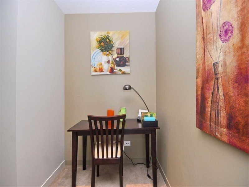 1913/100 Harbour Esplanade, Docklands VIC 3008