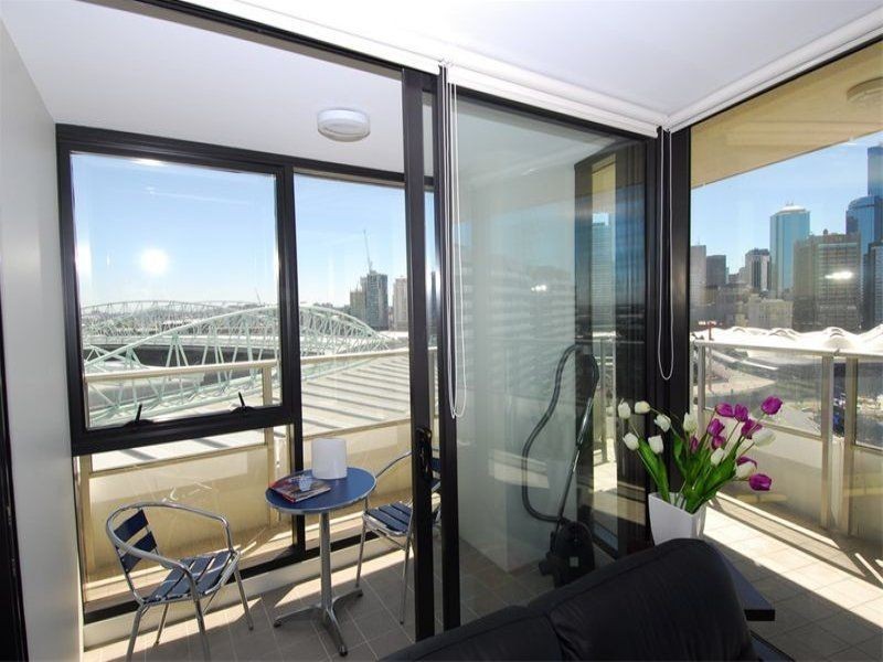 1913/100 Harbour Esplanade, Docklands VIC 3008