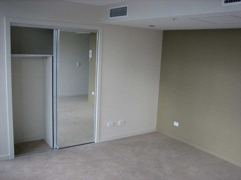 2512A/100 Harbour Esplanade, Docklands VIC 3008