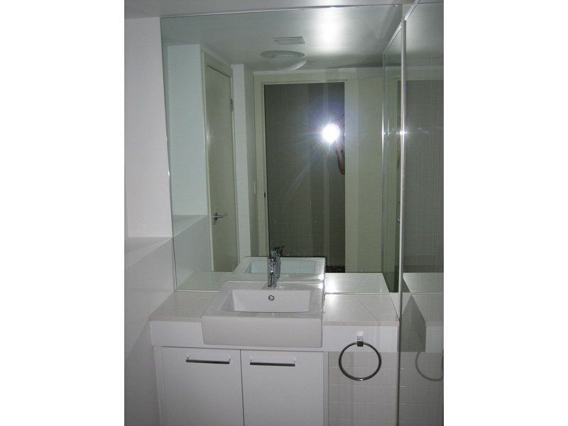 713/100 Harbour Esplanade, Docklands VIC 3008