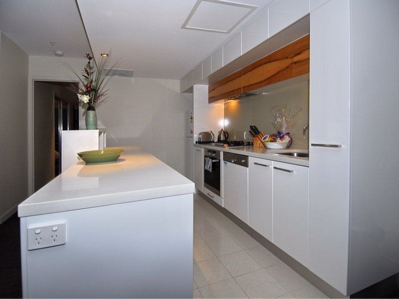 1808/100 Harbour Esplanade, Docklands VIC 3008