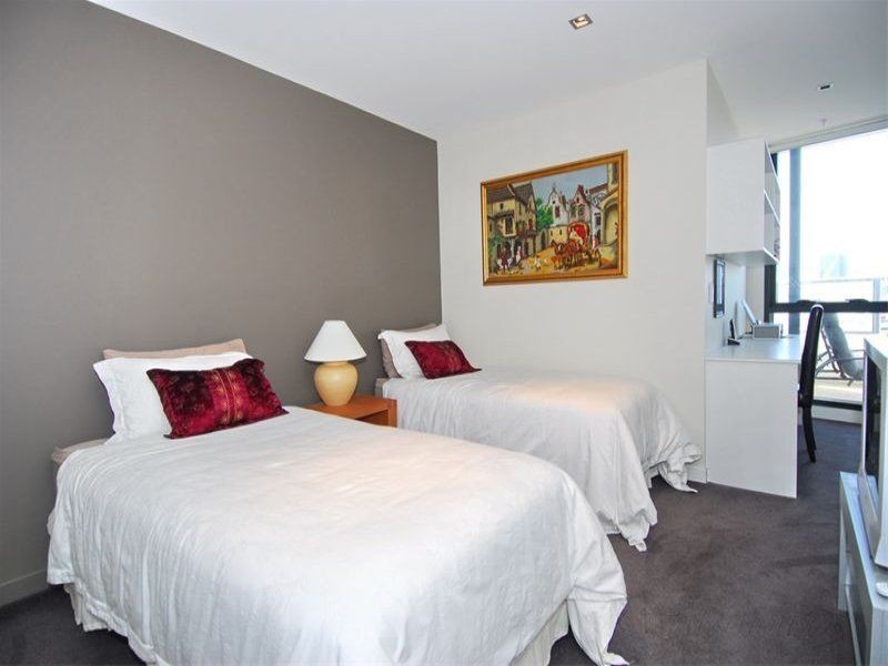 2807/100 Harbour Esplanade, Docklands VIC 3008