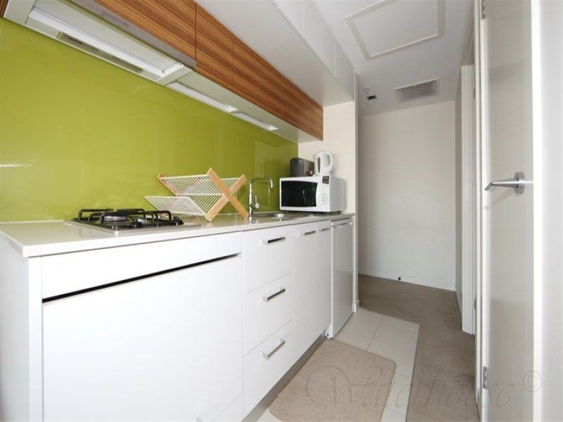 2409B/100 Harbour Esplanade, Docklands VIC 3008