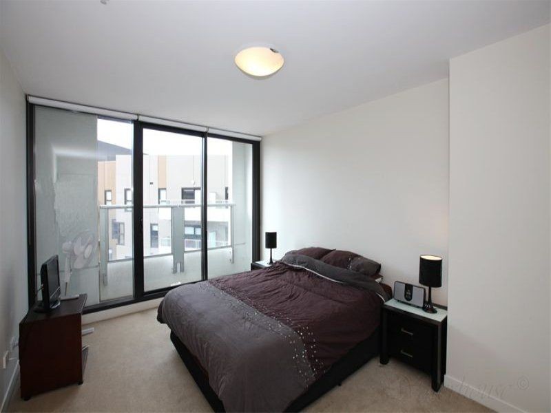 806/100 Harbour Esplanade, Docklands VIC 3008