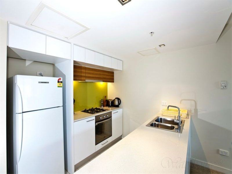 806/100 Harbour Esplanade, Docklands VIC 3008