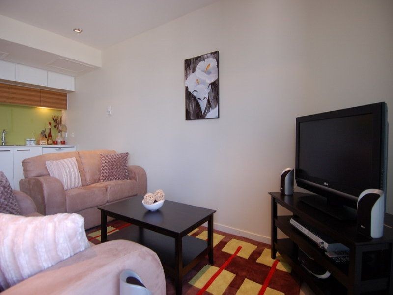 1814/100 Harbour Esplanade, Docklands VIC 3008