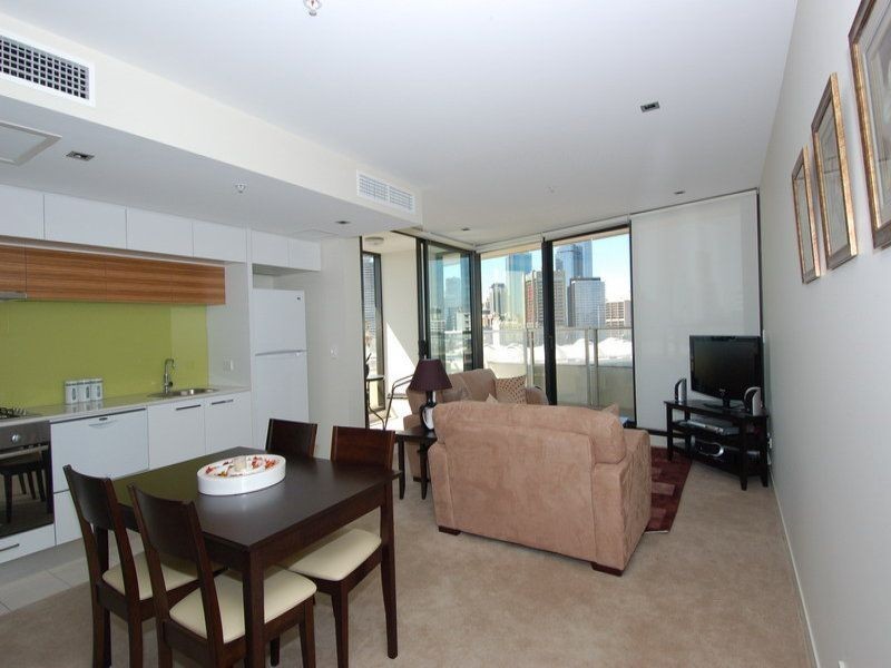1713/100 Harbour Esplanade, Docklands VIC 3008