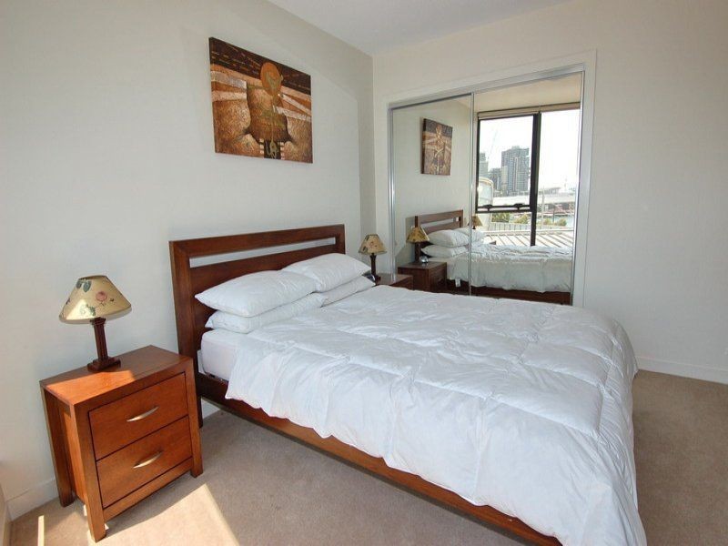 510/100 Harbour Esplanade, Docklands VIC 3008