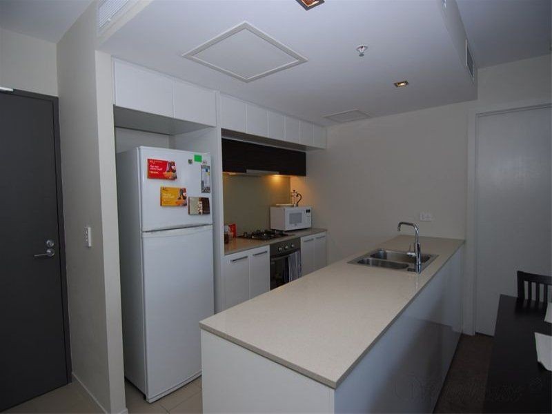 3002/100 Harbour Esplanade, Docklands VIC 3008