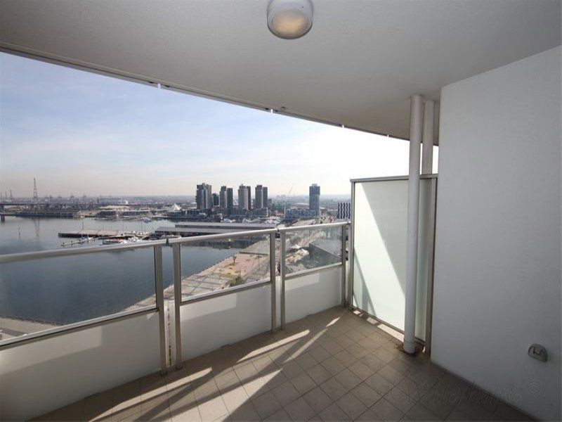 1808/100 Harbour Esplanade, Docklands VIC 3008