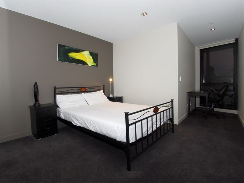 1808/100 Harbour Esplanade, Docklands VIC 3008