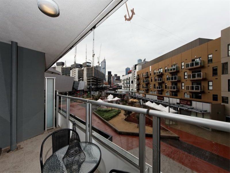 616/100 Harbour Esplanade, Docklands VIC 3008
