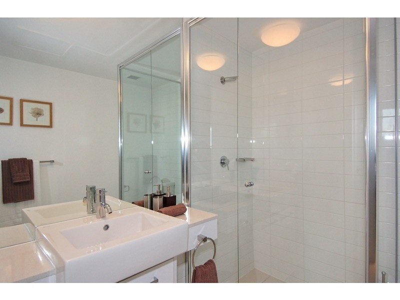 2909B/100  Harbour Esplanade, Docklands VIC 3008