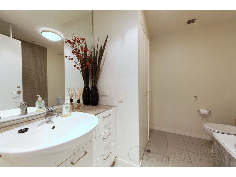 514/15  Caravel Lane, Docklands VIC 3008