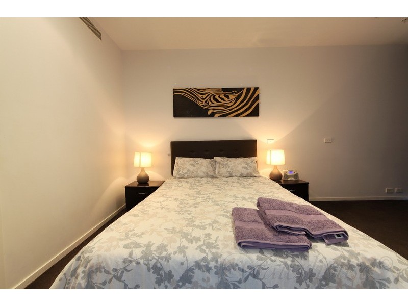 18  Waterview Walk, Docklands VIC 3008