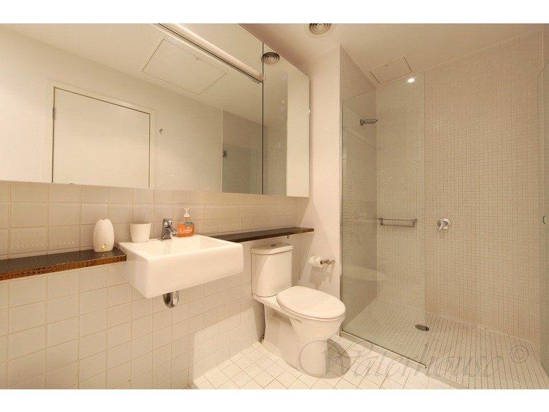 18  Waterview Walk, Docklands VIC 3008