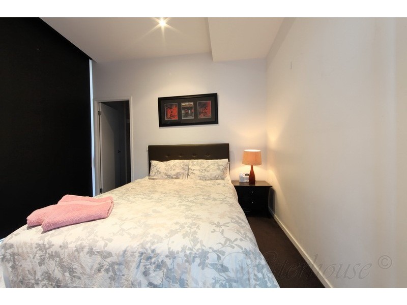 18  Waterview Walk, Docklands VIC 3008