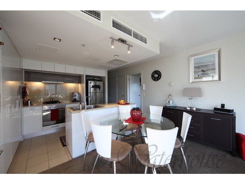 901/100 Harbour Esplanade, Docklands VIC 3008