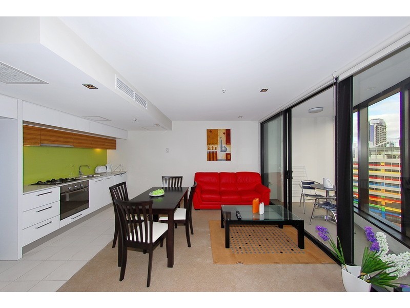 2011/100 Harbour Esplanade, Docklands VIC 3008
