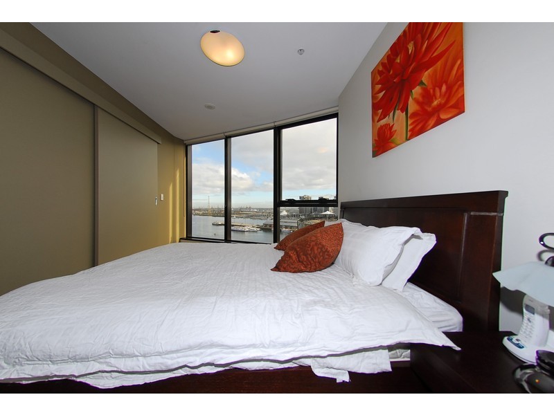 2011/100 Harbour Esplanade, Docklands VIC 3008