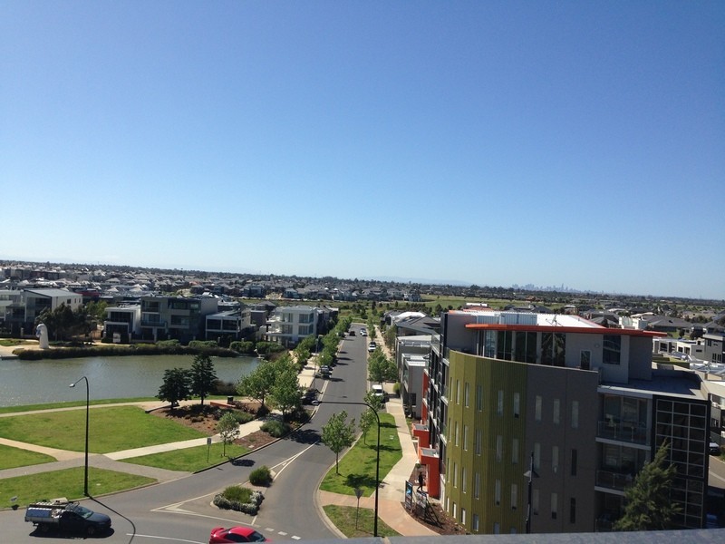 1 Woodward Way, Caroline Springs VIC 3023