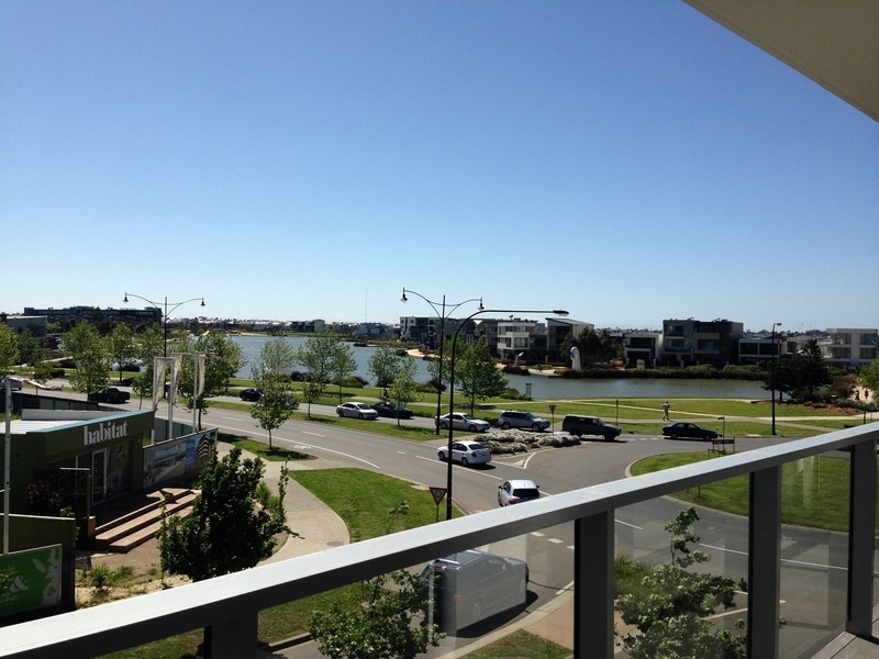 3/1 Woodward Way, Caroline Springs VIC 3023