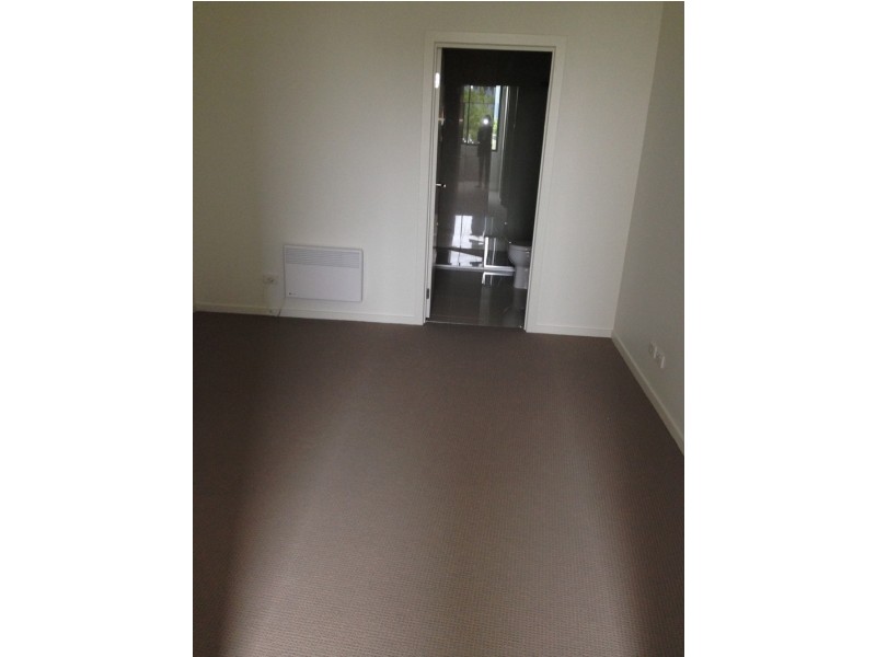 3/1 Woodward Way, Caroline Springs VIC 3023