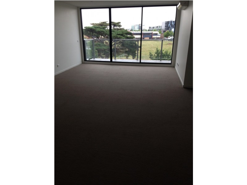 11/1 Woodward Way, Caroline Springs VIC 3023