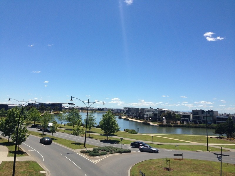 12/1 Woodward Way, Caroline Springs VIC 3023