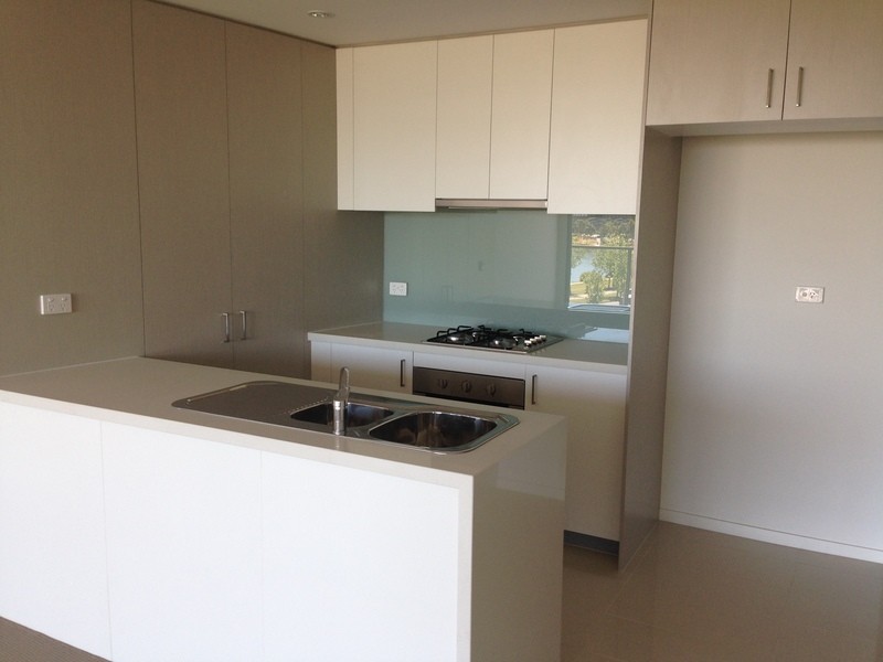 12/1 Woodward Way, Caroline Springs VIC 3023