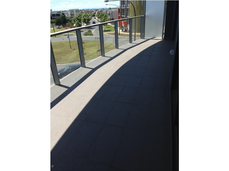 12/1 Woodward Way, Caroline Springs VIC 3023