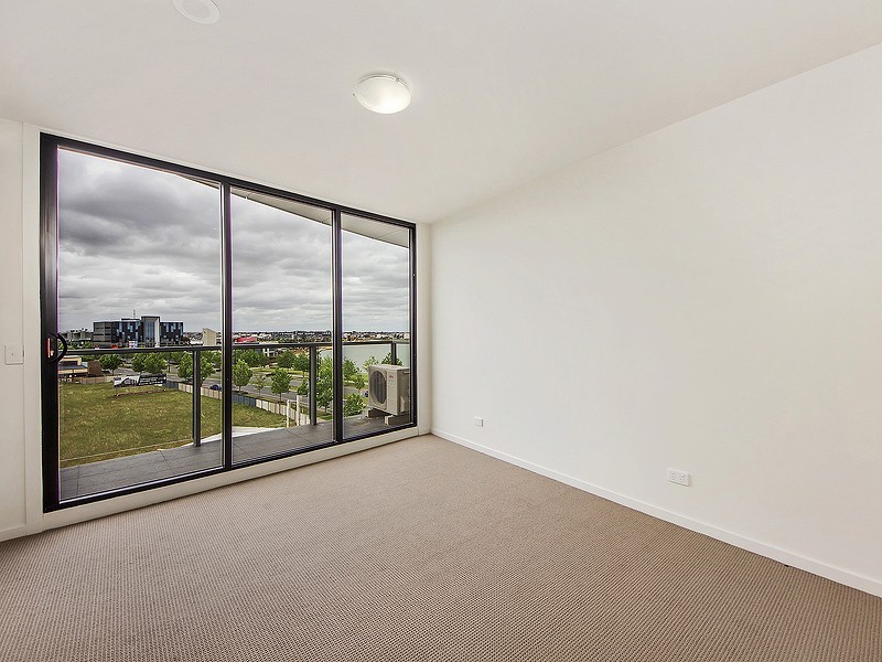 25/1 Woodward Way, Caroline Springs VIC 3023