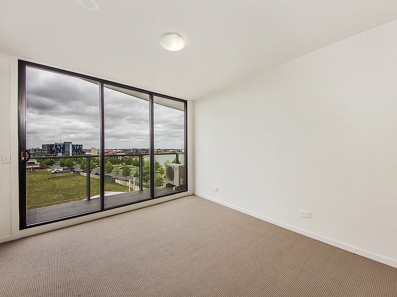 25/1 Woodward Way, Caroline Springs VIC 3023