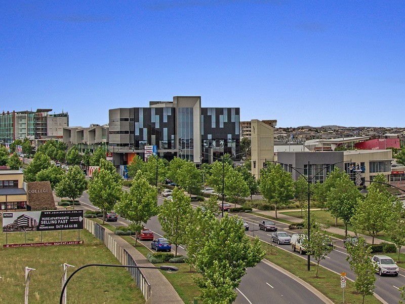 18/1 Woodward Way, Caroline Springs VIC 3023