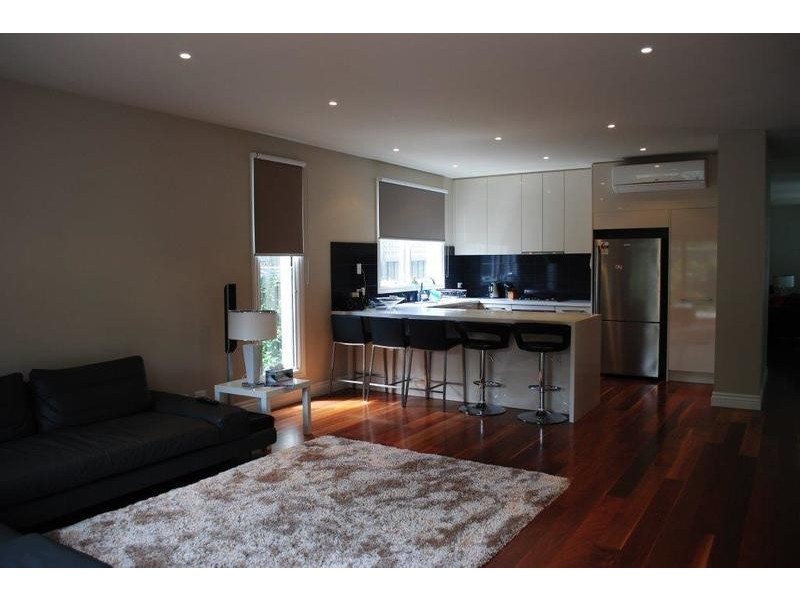 1A Newton Street, Surrey Hills VIC 3127